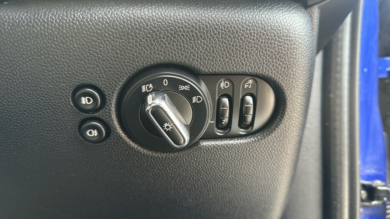 MINI Hatchback 2.0 Cooper S Exclusive 5dr [Comfort/Nav Pack] Petrol Hatchback